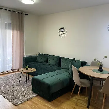 Cvetanov Trg Lux 3 *